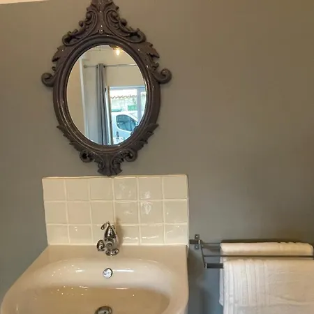 Velezia Studio Apartment